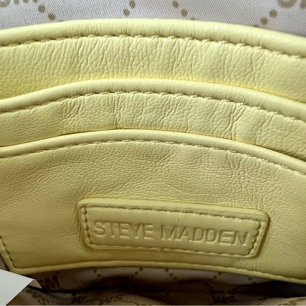 Steve Madden Cream Quilted Wristlet Bag - Picture 7 of 7